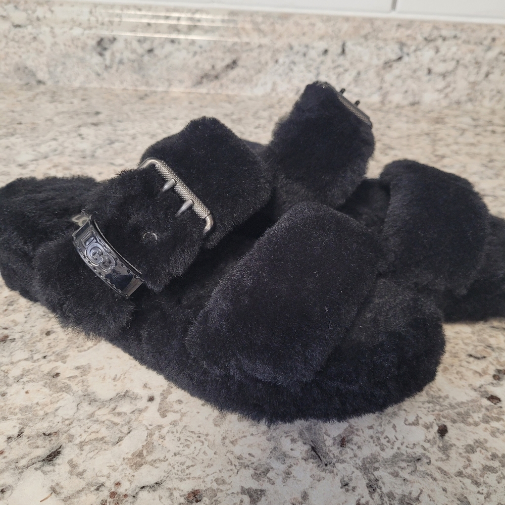 Ugg Fuzz Yeah Sandals, Fuzzy Slippers, Slides, Adjustable Strap, Size 7